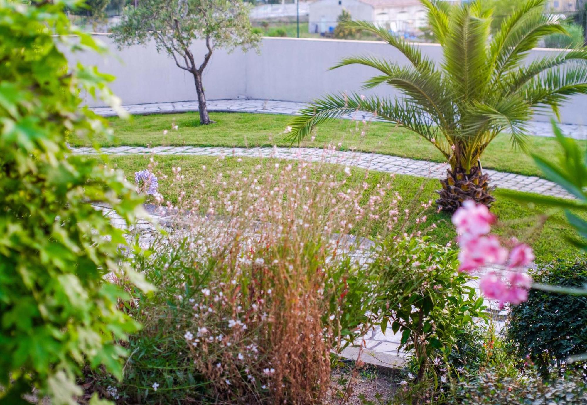 B&B Hotel Villeneuve Loubet Village Esterno foto